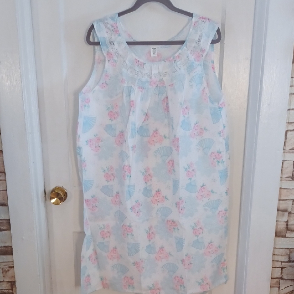 Floral Print Sleeveless Nightgown - White with Blue and Pink Pattern XXXLarge